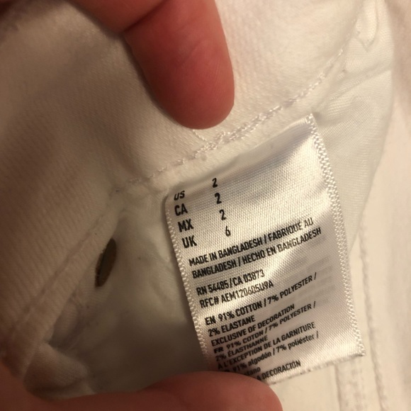 ae white shorts 🤍 - Picture 3 of 4